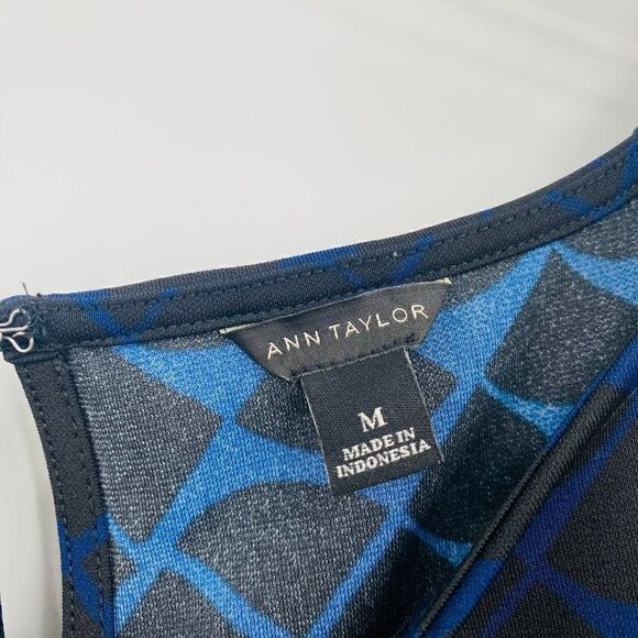 Ann Taylor Sz Medium Blue Black Geometric Print Long Sleeve Cold Shoulder Blouse - Picture 6 of 9